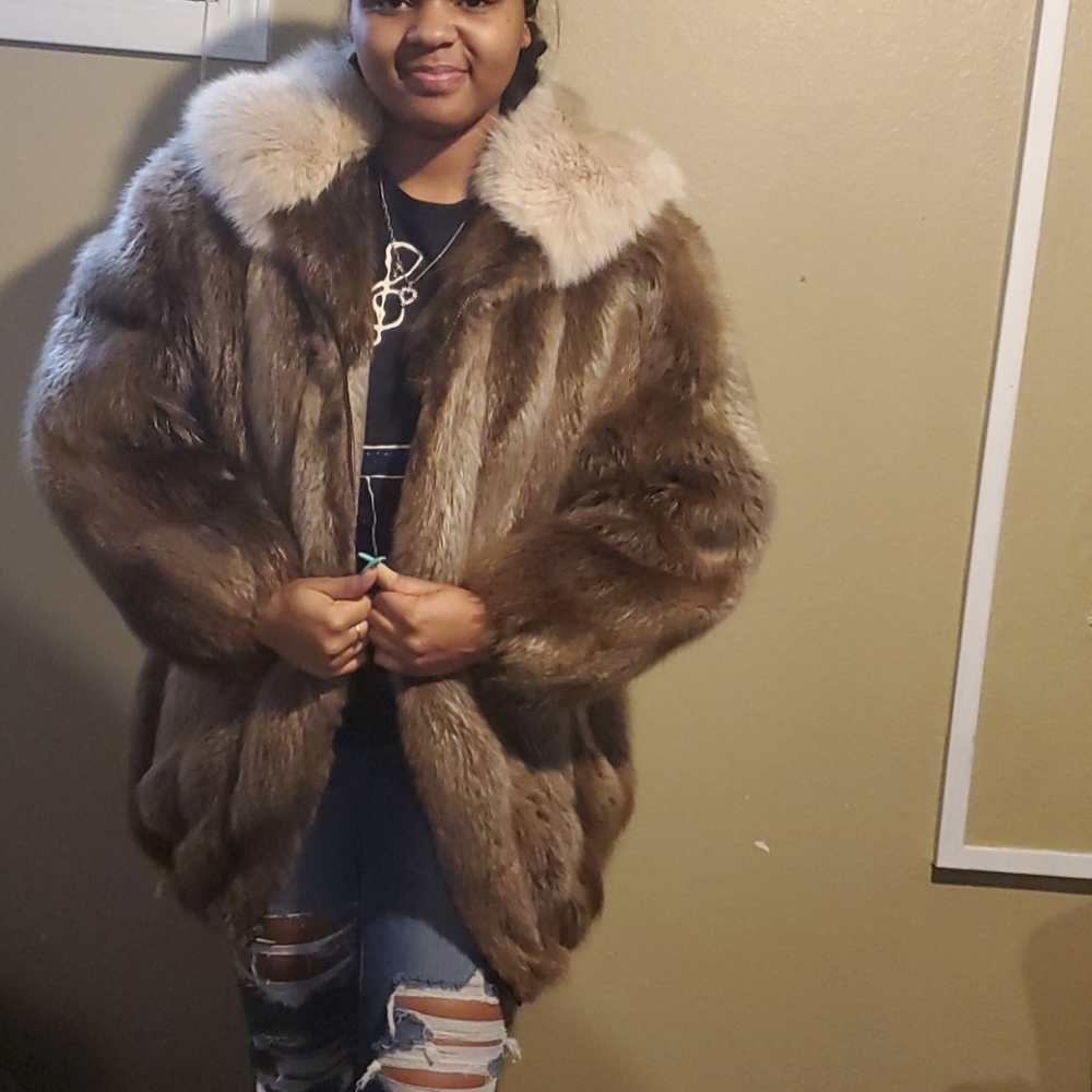 Hooded fox /Racoon 3/4 length jacket - Picture 8 of 8